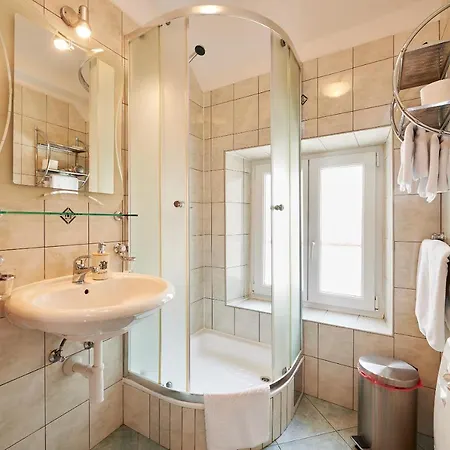 And Ivica Трогир