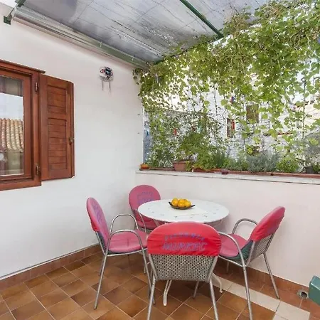 And Ivica Апартаменты Трогир